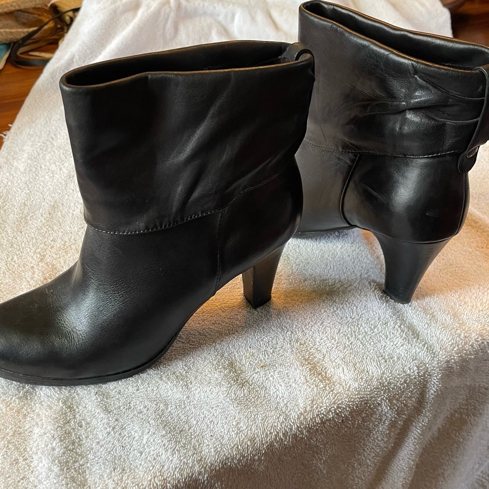 BCBG ankle boot size 10